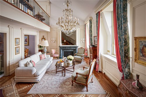 Diese Penthouse-Suite im legendären Hotel 
«Beau Rivage» ist nach dem französischen Dichter Antoine de Saint-Exupéry (1900–1944) benannt – und wirklich fühlt man sich hier wie ein kleiner Prinz.