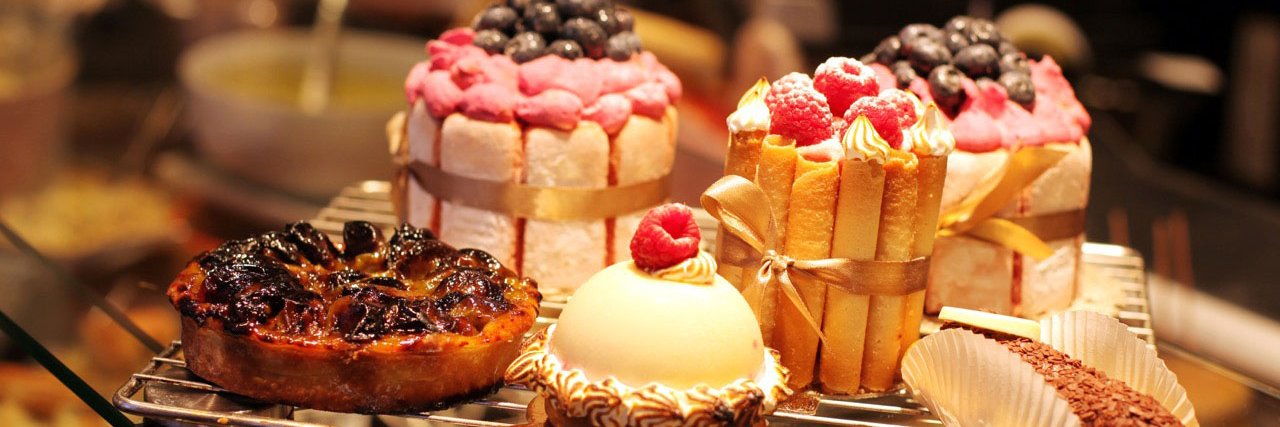 Torten, Kuchen, Eclairs oder Petit Four: All diese und weitere Köstlichkeiten erwarten die Gäste der Konditorei.