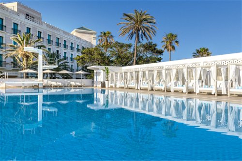 Valencia mag lange Strände haben, aber ein Bad im geschützten Pool des Hotels »Balneario Las Arenas« verspricht die komfortabelste Erfrischung.