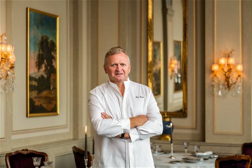 Peter Knogl wirkt im «Cheval Blanc» im Hotel «Trois Rois» in Basel. Seine klassische Hochküche gehört zu den besten des Landes.