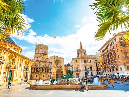Die Plaza de la Virgen – samt Blick auf Valencias Kathedrale – gehört zu den bekanntesten Plätzen der drittgrößten Stadt Spaniens. 