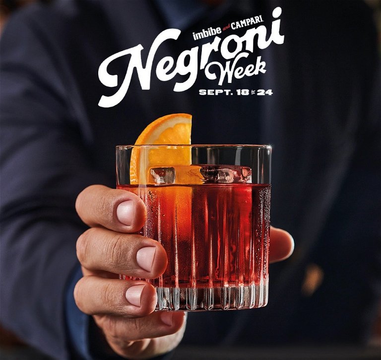 Seit der Erfindung des Negroni im Jahr 1919, und damit eines Cocktails, der heute weltweit zu den beliebtesten Drinks zählt, wird Campari als unverzichtbare Komponente des Drinks betrachtet.