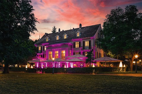 Im »RIZZI« in Baden-Baden ist nicht nur das Essen top – der Blick in die Lichtentaler Allee schafft eine ganz besondere Atmosphäre.