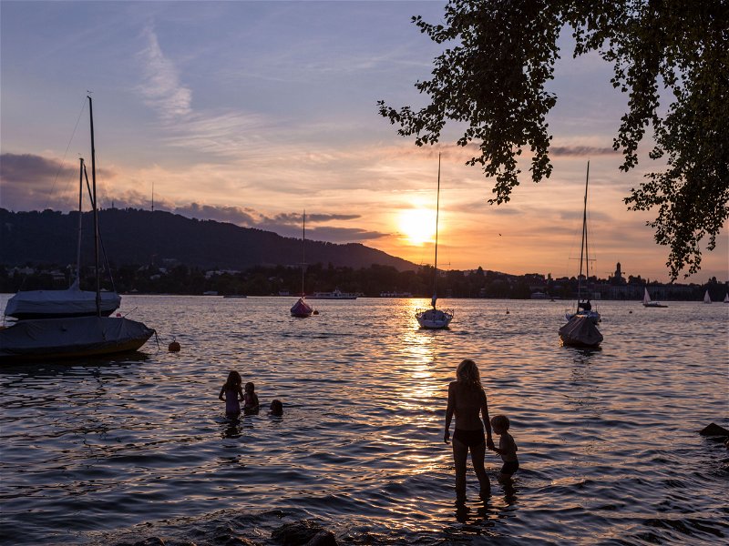 Der Zürichsee ist ein wichtiger Trinkwasserspeicher, er wird befischt und an seinem Ufer wächst bester Wein. Er ist ein Genuss-See der Extraklasse.