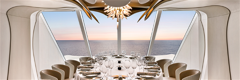 Was aussieht wie der Speisesaal eines Superschurken in einem James-Bond-Film, ist ein Private-Dining-Room an Bord eines Schiffs der amerikanischen Oceania Cruises. High-Class-Kulinarik an Bord wird von immer mehr Reedereien als spielentscheidend angesehen.