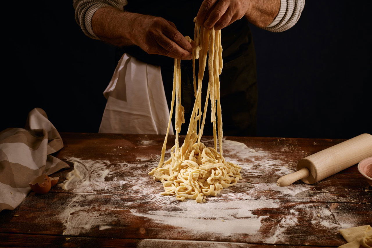 Selbstgemachte Pasta: Das Handwerk des Nudelmachens - Rezepte - Falstaff