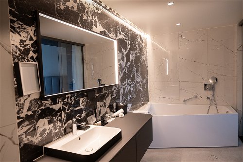The bathroom of Suite - Old Town and Sea View