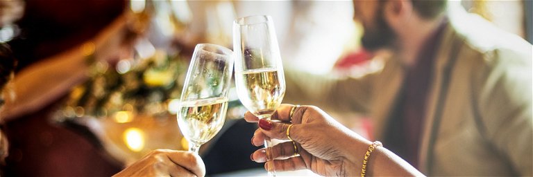 Die »Mövenpick Wein-Bar« in Zürich ist ein Hotspot für Schaumwein-Fans. Neben Champagner und Prosecco fließt hier auch regelmäßig Crémant in die Gläser.