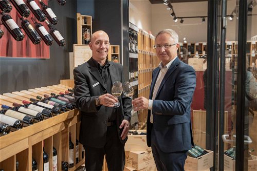 Manuel Reinisch, Geschäftsführer Chur und Gernot Haack, CEO Mövenpick Wein.