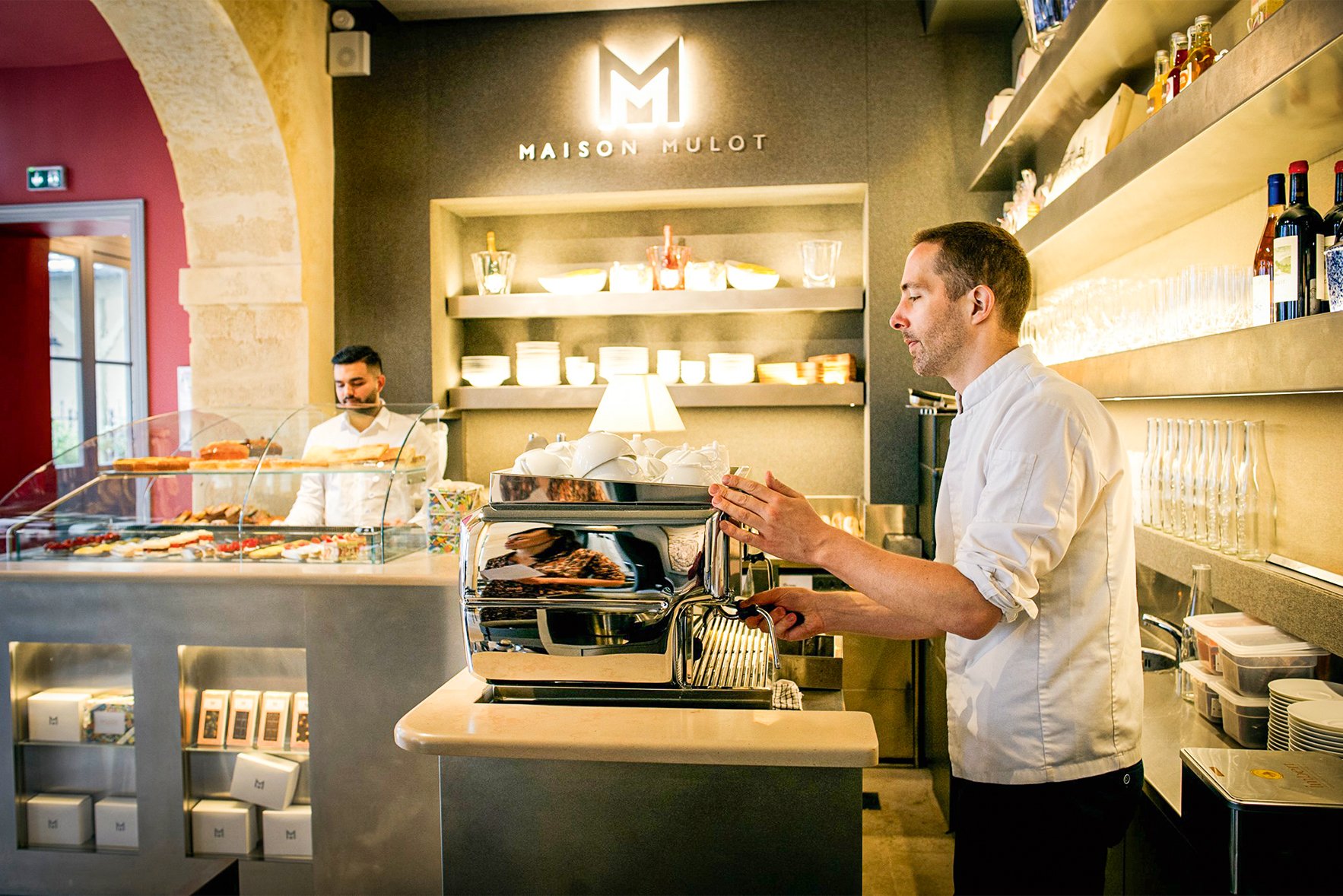 Im »Café Mulot« kann man sich perfekt von einem Spaziergang entlang der Seine erholen.