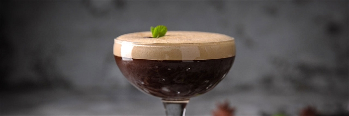Falstaff hat sich auf die Suche nach den kreativsten und köstlichsten Kaffee-Cocktail-Rezepten gemacht.