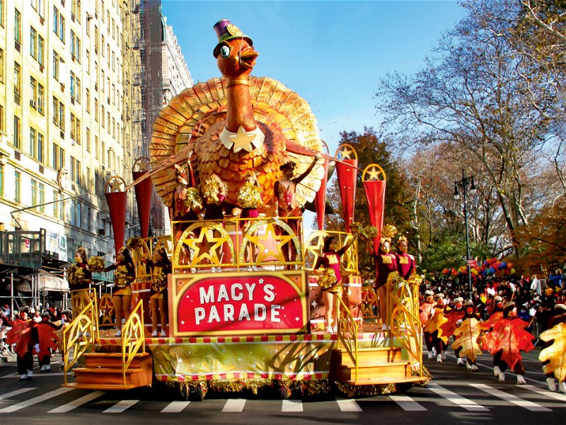 Groß, bunt und festlich: Fast ein Jahr lang arbeiten Künstler und Handwerker an den riesigen Festwagen der »Macy's Parade«. Ist sie vorüber, beginnen die Vorbereitungen für das nächste Jahr. 