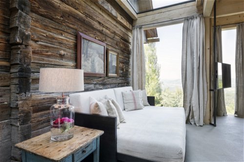 Klares Design, warme Farben und viel Holz – der PURESLeben-Stil zieht sich durch alle Häuser und Zimmer.