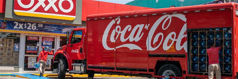 Mexiko ist der weltgrößte Coca Cola-Konsument.  Der Einfluss der Getränkeindustrie reicht dort tief hinein in die Politik. 