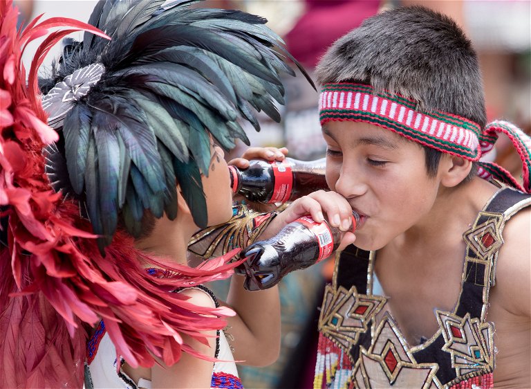 Bei den Indigenen ist Cola ein wahres Kultobjekt, das sogar bei religiösen Ritualen als Opfergabe verwendet wird. 