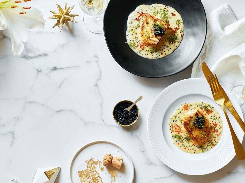 Schwarzer Kaviar vom Stör ist für viele der Inbegriff von Luxus zum Löffeln. 