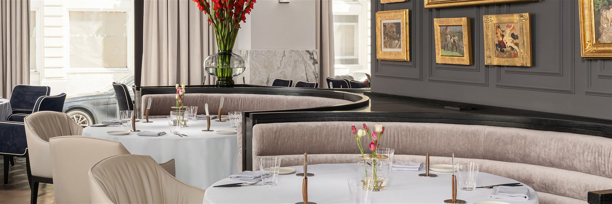 Das Fine-Dining-Restaurant »Glasswing« im Ringstraßenhotel »The Amauris« beeindruckt mit herausragender Atmosphäre und einer ebensolchen Küche.