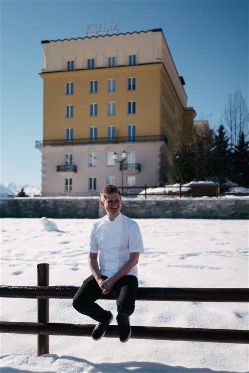 Tom Booton vor dem «Kulm Hotel St. Moritz».