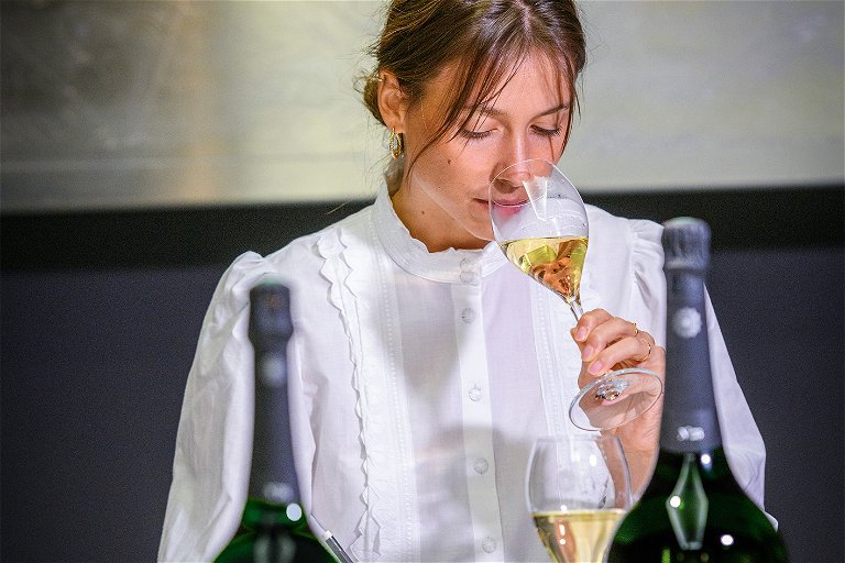 Lucie Pereyre de Nonancourt ist stolz, als Botschafterin für das Haus Laurent-Perrier den erstmalig 1959 kreierten Champagner unter dem Namen »Itération« vorzustellen.