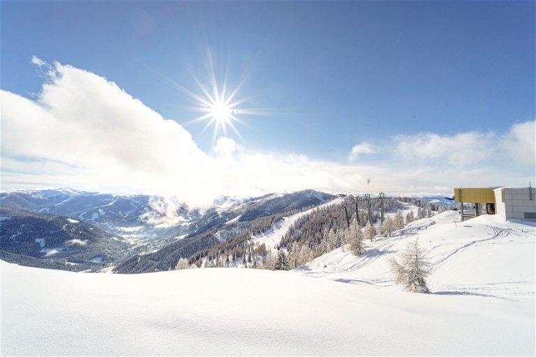Die Skiregion Bad Kleinkirchheim bietet mit 24 Bahn- und Liftanlage und über 100 Pistenkilometern ein Skivergnügen in jeder Schwierigkeitsstufe. 