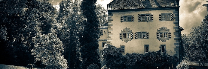 Das Weingut Graf Adelmann auf Burg Schaubeck ist berühmt für seine Cuveés und reinsortigen Weine.