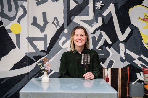 Stephanie Dörings »Weinladen« steht auf St. Pauli in Hamburg und in Binz auf Rügen für »Wein ohne Dresscode« – jugendlich direkt, spontan und menschenfreundlich auch in der Preisgestaltung.