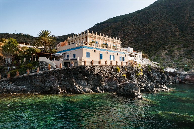 Geschmackvoll restauriert: »Hotel L’Ariana« auf der Insel Salina. 