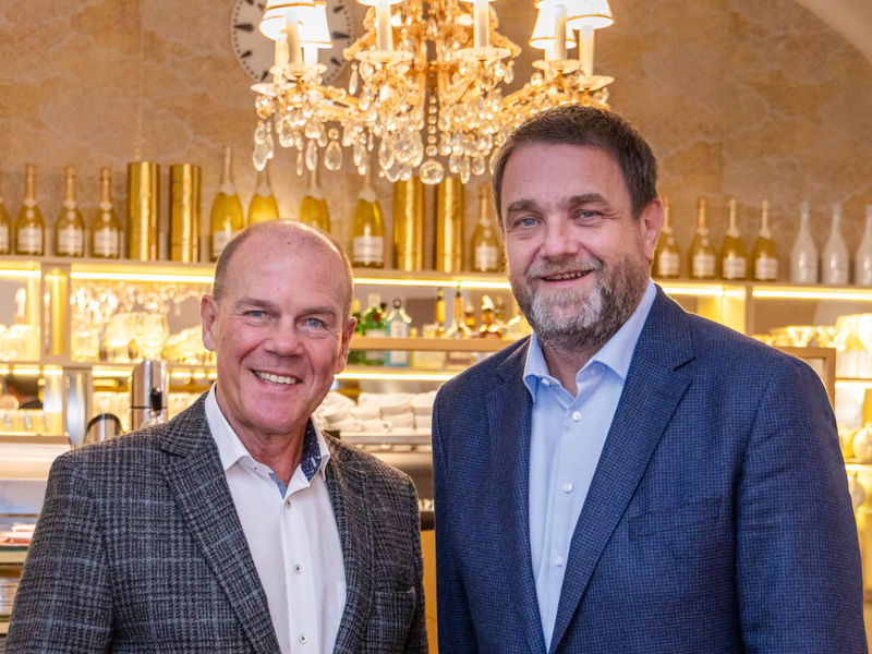 Gemeinsam für Wiens  Lokalbetreiber: Die Fachgruppenobmänner  der Wiener Wirtschaftskammer, Peter Dobcak (Gastronomie, links) und Wolfgang Binder (Kaffeehäuser).