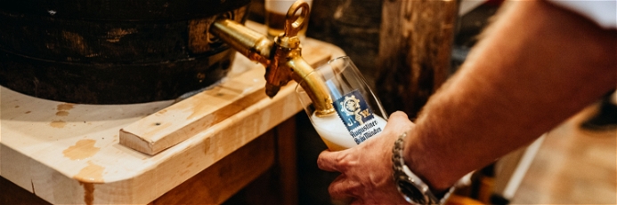 Der Inbegriff eines hellen Lagerbiers ist das Münchner Helle. Wichtigster Hersteller des Bierstils ist die Augustiner-Brauerei.