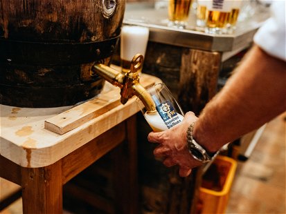 Der Inbegriff eines hellen Lagerbiers ist das Münchner Helle. Wichtigster Hersteller des Bierstils ist die Augustiner-Brauerei.
