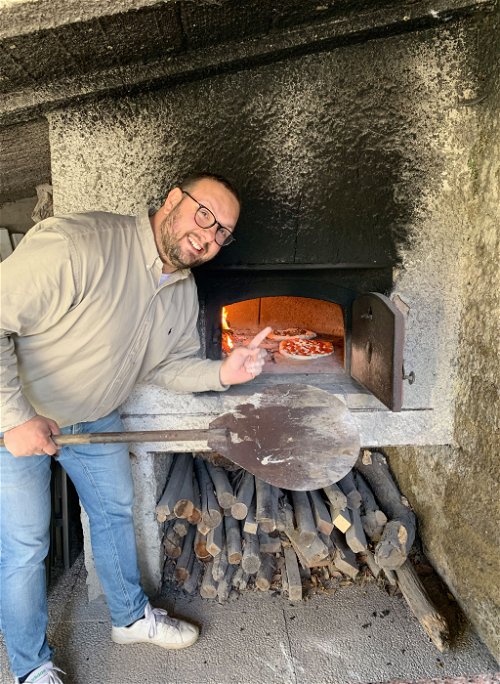 Enzo Turriziani is blessed with many talents. Born in Italy, he has made music his profession and pursues his passion for cooking in his free time.   