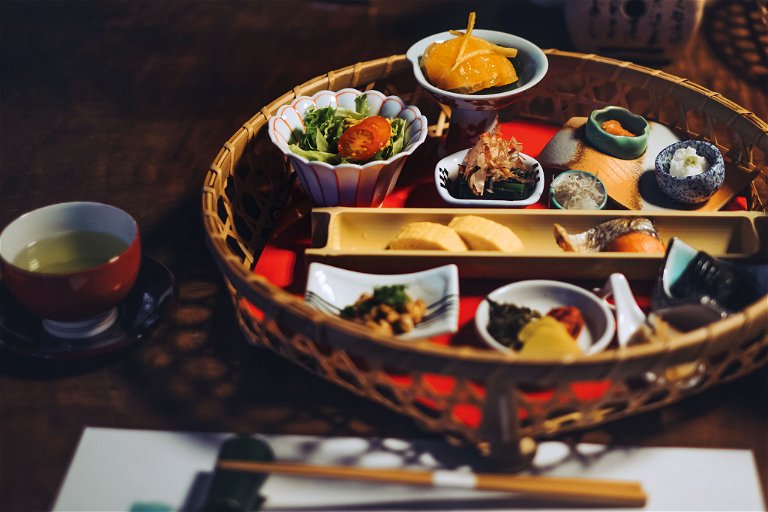 Beim Kaiseki-Menü werden nur frische Zutaten der jeweiligen Jahreszeit verwendet und kunstvoll präsentiert.
