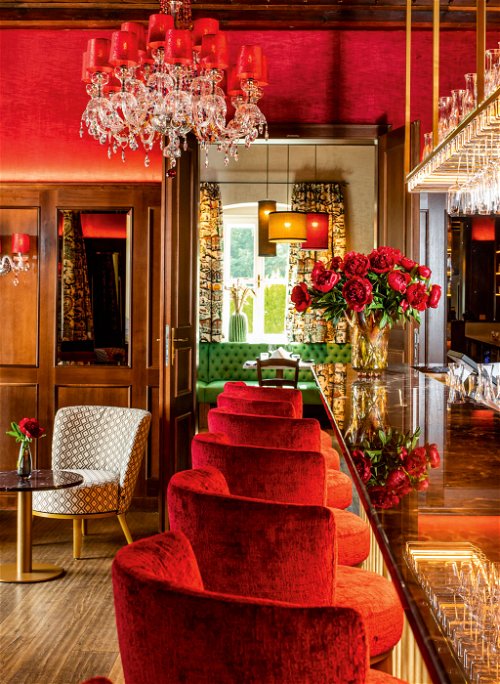 Lively. The colour scheme makes the bar and dining room the enjoyable centre of the boutique hotel. Vibrant colours create a feeling of cosiness.