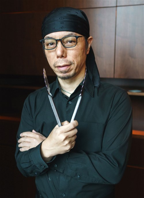 Hideyuki "Vanne" Kuwahara is the founder of "Yoroniku", one of Tokyo's best yakiniku restaurants.