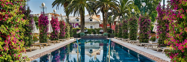 Als Namensgeber für das traumhafte Hideaway dient der mediterrane Garten, der sich um den Pool schmiegt.