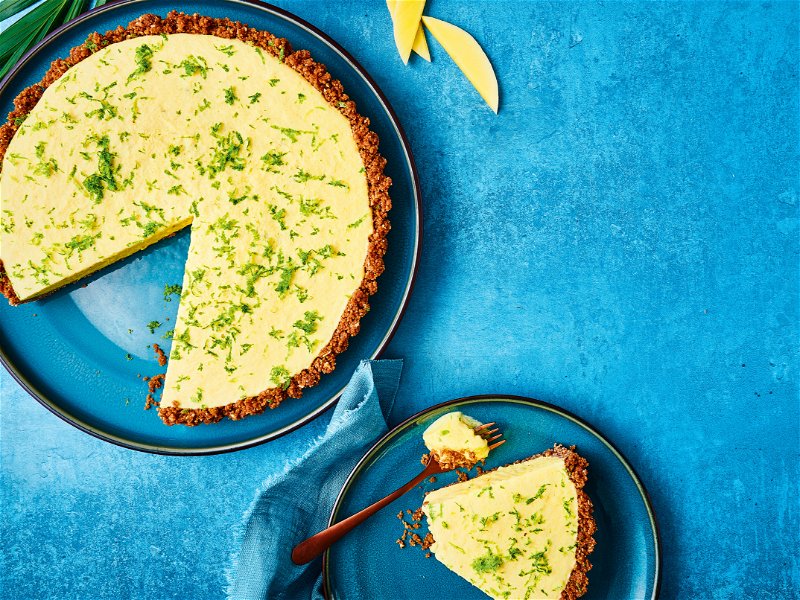Mango cream tart with lime and ginger