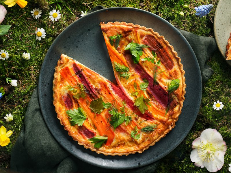 Quiche with roasted carrot, mountain cheese and rosemary