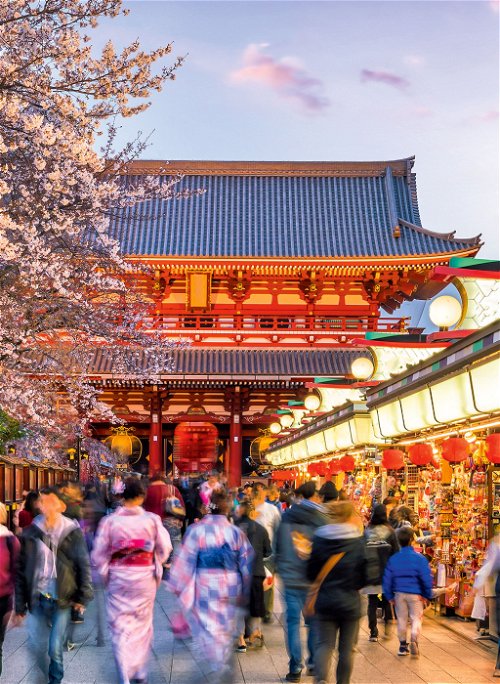 Souvenirläden säumen den Weg: Sensō-ji in Asakusa ist der bedeutendste Tempel der Stadt.