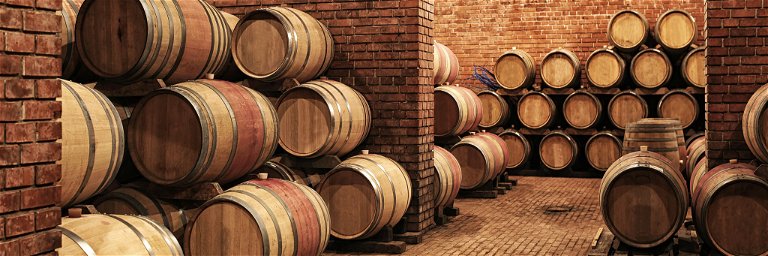 The best Swiss red wine blends mature in wooden barrels. Some are reminiscent of wines from Bordeaux.