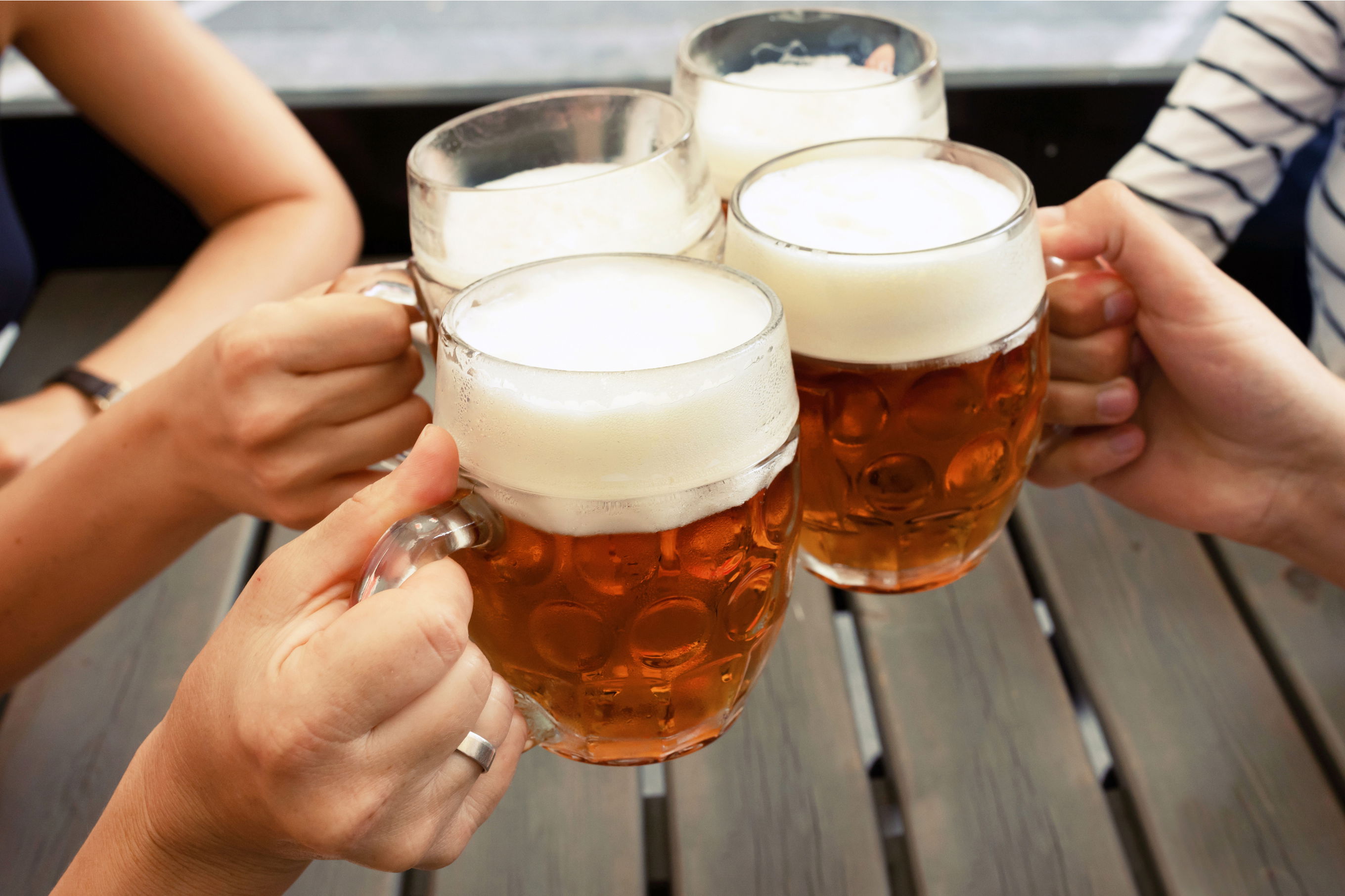 Nachtleben in Europa: Die Top-10 günstigsten Städte für Bier, Cocktails ...