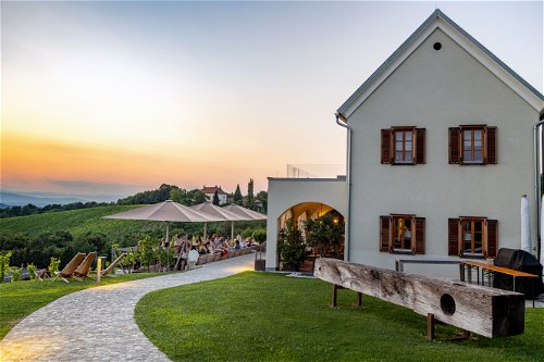 Inmitten der idyllischen Weingärten am Kogelberg gelegen kredenzt das »Kogel 3« raffiniert-traditionelle Küche mit einer modernen Note.
