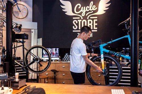 Wer ohne Fahrrad in Zürich unterwegs ist, kann beim «Cycle Store» erstklassige Strassenfahrräder mieten.