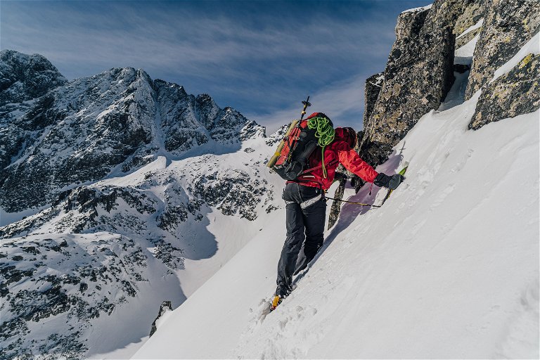 Alpinistisches Klettern im Winter.