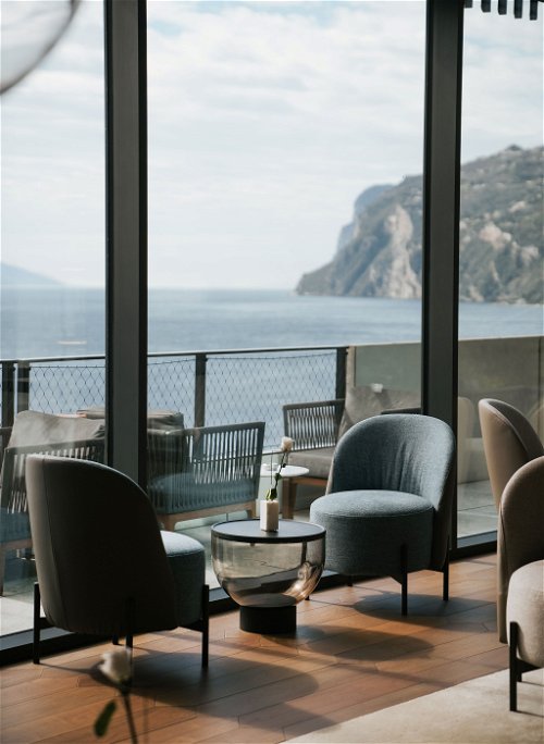Kulinarische Höhe-punkte und Luxus 
pur erleben die Gäste des Fünf-Sterne-Hotels 
»Eala My Lakeside Dream«.