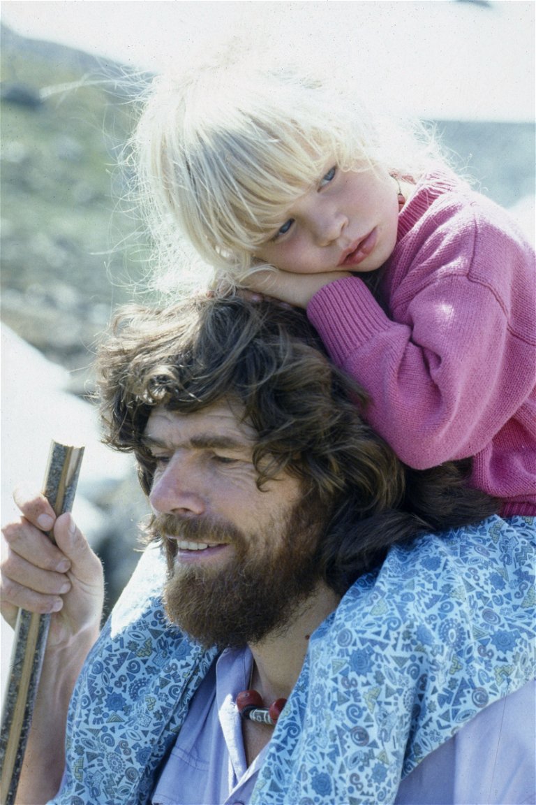 Der Extrembergsteiger privat: Messner ist Vater von vier Kindern, hier mit Tochter Magdalena. Diese verwaltet heute die sechs Messner Mountain Museen.  