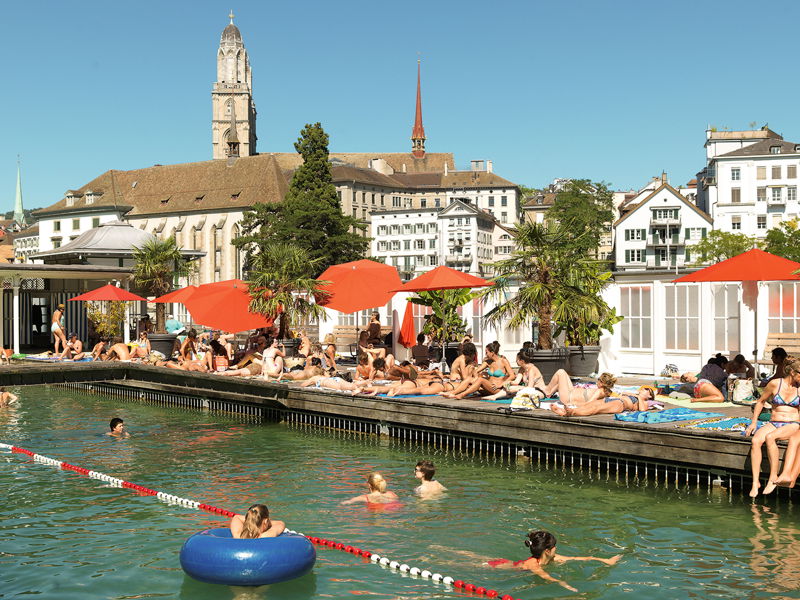 Das Frauenbad am Stadthausquai.