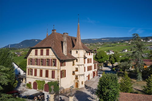 Das Château d’Auvernier wurde 1559 erbaut und ist seit 1603 im Besitz derselben Familie. Henry Aloys Grosjean führt das Weingut in der 15. Generation.