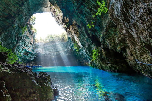 Ein Highlight ist die Melissani-Höhle mit ihrem unterirdischem See.