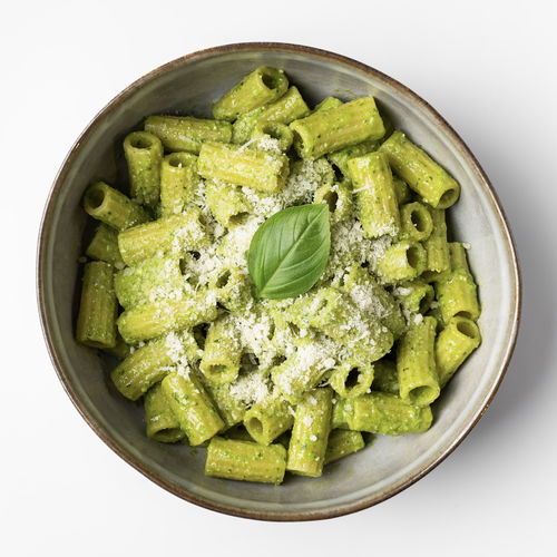 Mezze Maniche mit Pesto Genovese