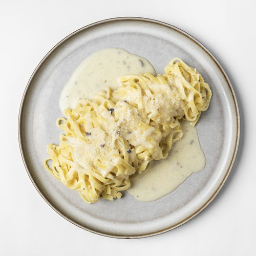 Tagliatelle Strette mit Crema al Tartufo